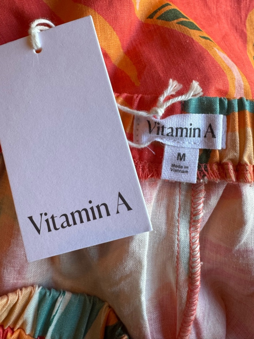 Vitamin A Multicolor Tropical Women linen blend Shorts NWT M - Picture 4 of 5